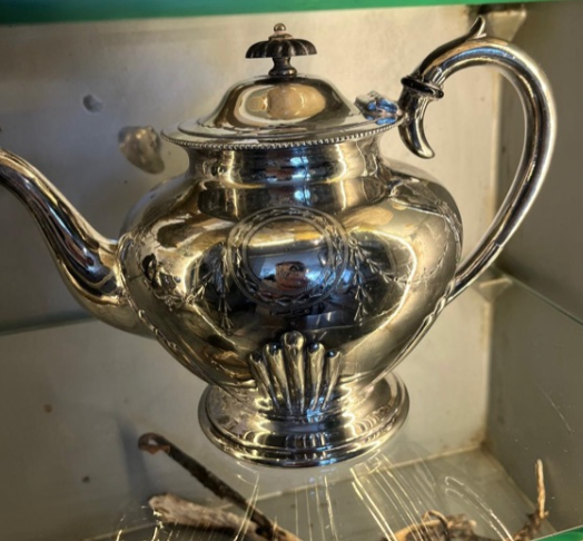 Vintage Teapot plus Postage